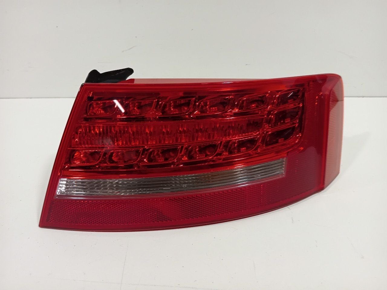 Achterlicht carrosserie rechts Audi RS5, Autos : Pièces & Accessoires, Onderdelen@venauto.nl, Van der Ven Autorecycling B.V., Ettenseweg 76, 4706 PB Roosendaal, The Netherlands
