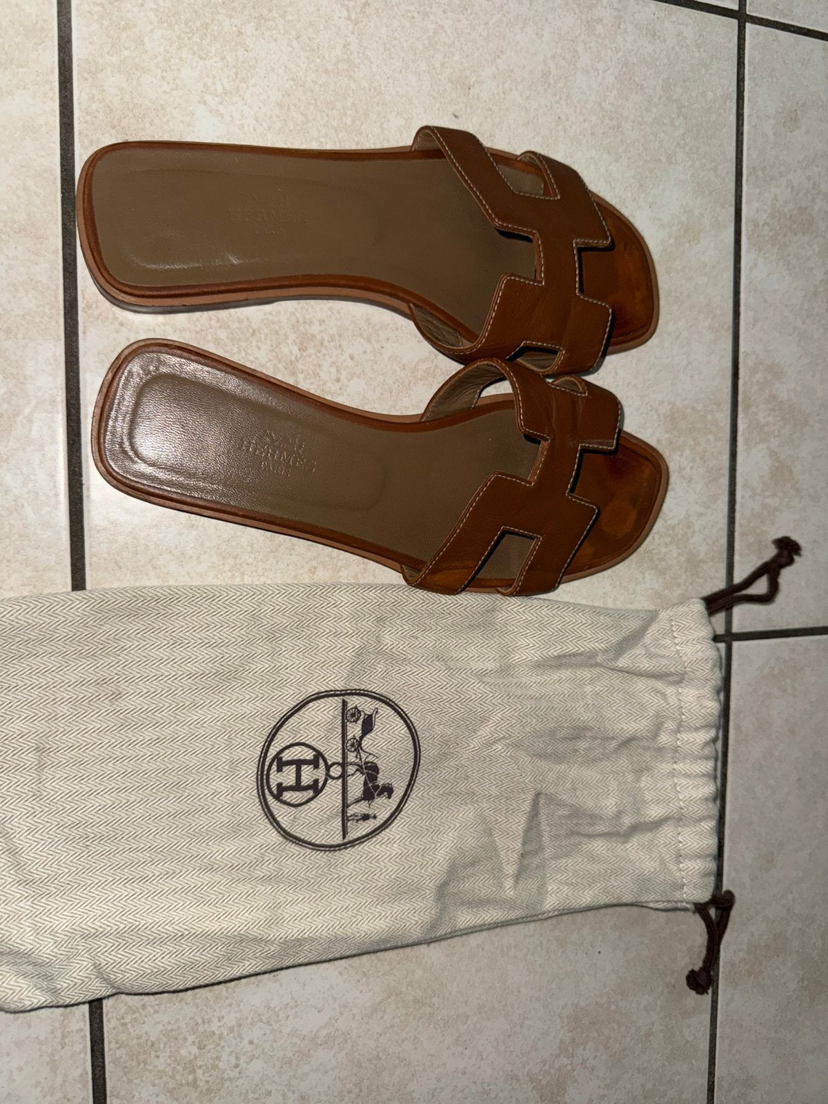 Chaussure hermès taille 37½, Enlèvement, Porté, Autres couleurs