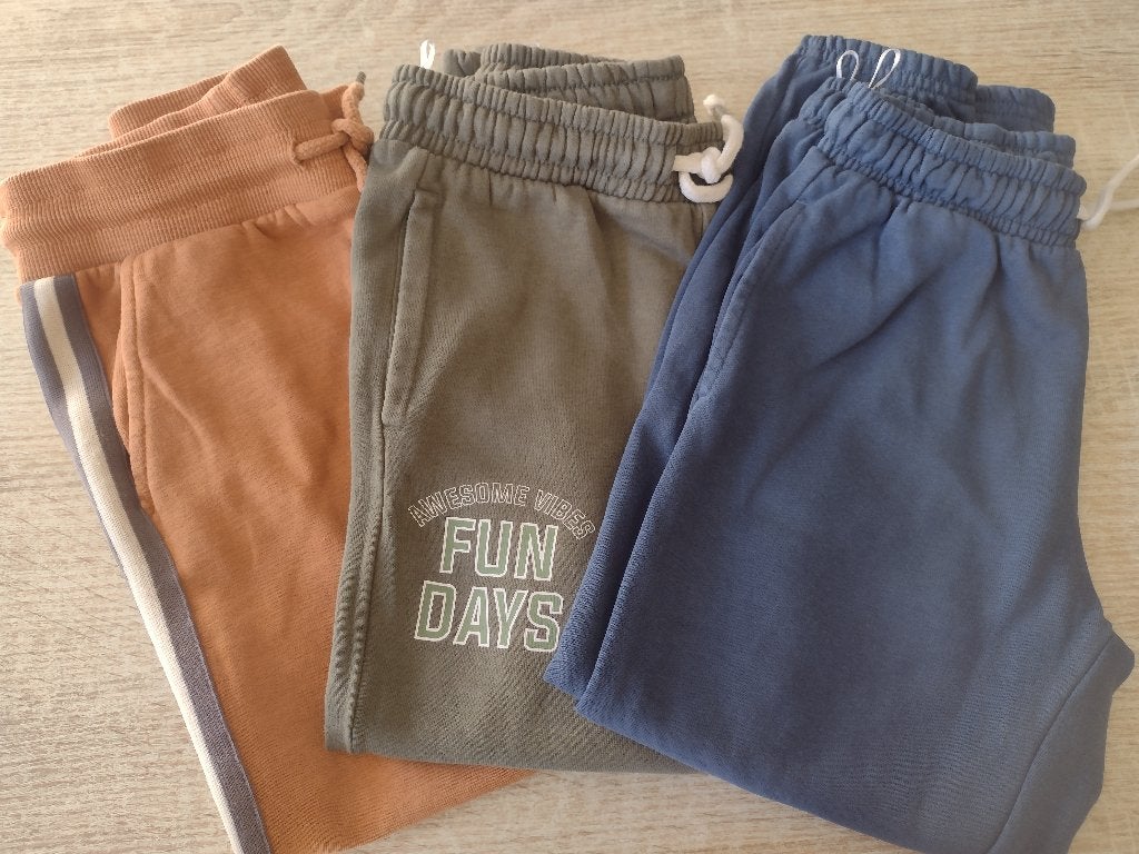 Set joggingbroeken maat 122, Kinderen en Baby's, C&A, Zo goed als nieuw, Jongen, Ophalen