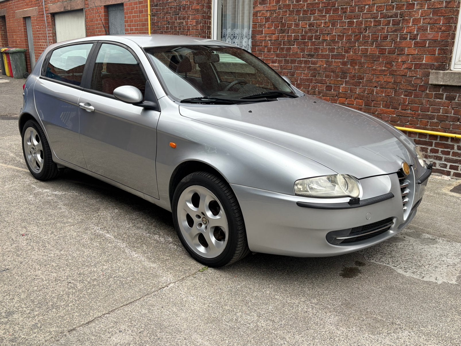 Alfa romeo 147 1.6 twin spark, Auto's, Alfa Romeo, Particulier, Airconditioning, Benzine, Rood, Leder, Ophalen