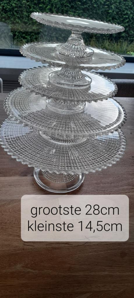 5 kristallen taartplateau's/étagères, Ophalen of Verzenden