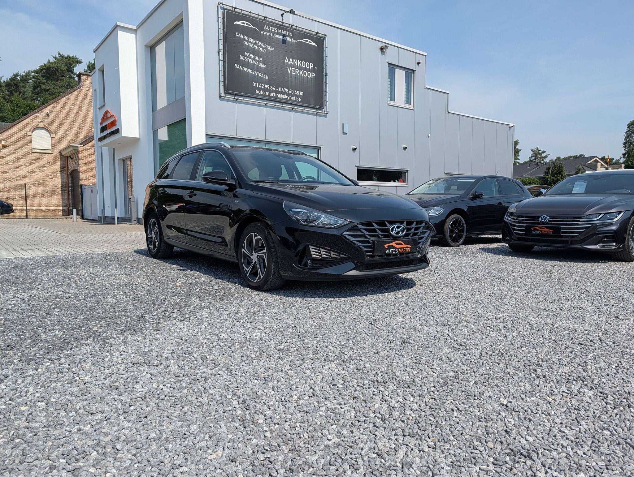Hyundai i30 Wagon 1.5 MHEV | CAMERA | NAVI/CARPLAY | TREKHAA, Auto's, Stof, Gebruikt, 4 cilinders, Zwart