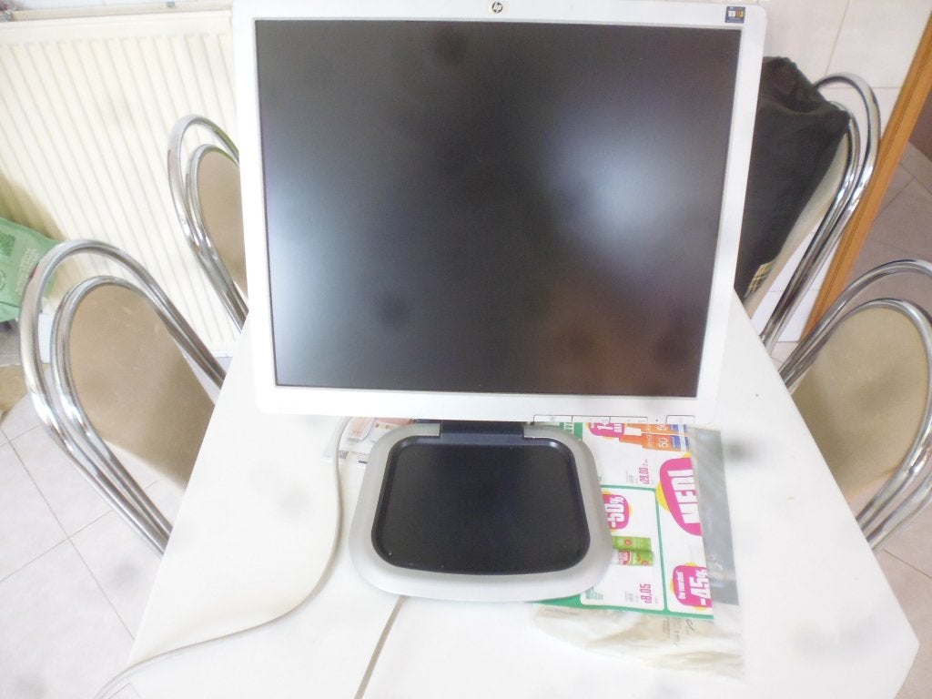 MONITEUR 19"  HP HPL1950 TC03, Enlèvement, Comme neuf, Rotatif
