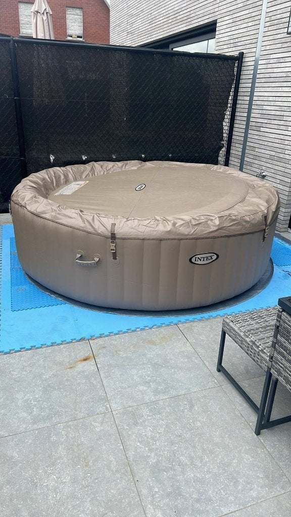 Jacuzzi 8 personen, Enlèvement, Comme neuf, Couverture, Gonflable