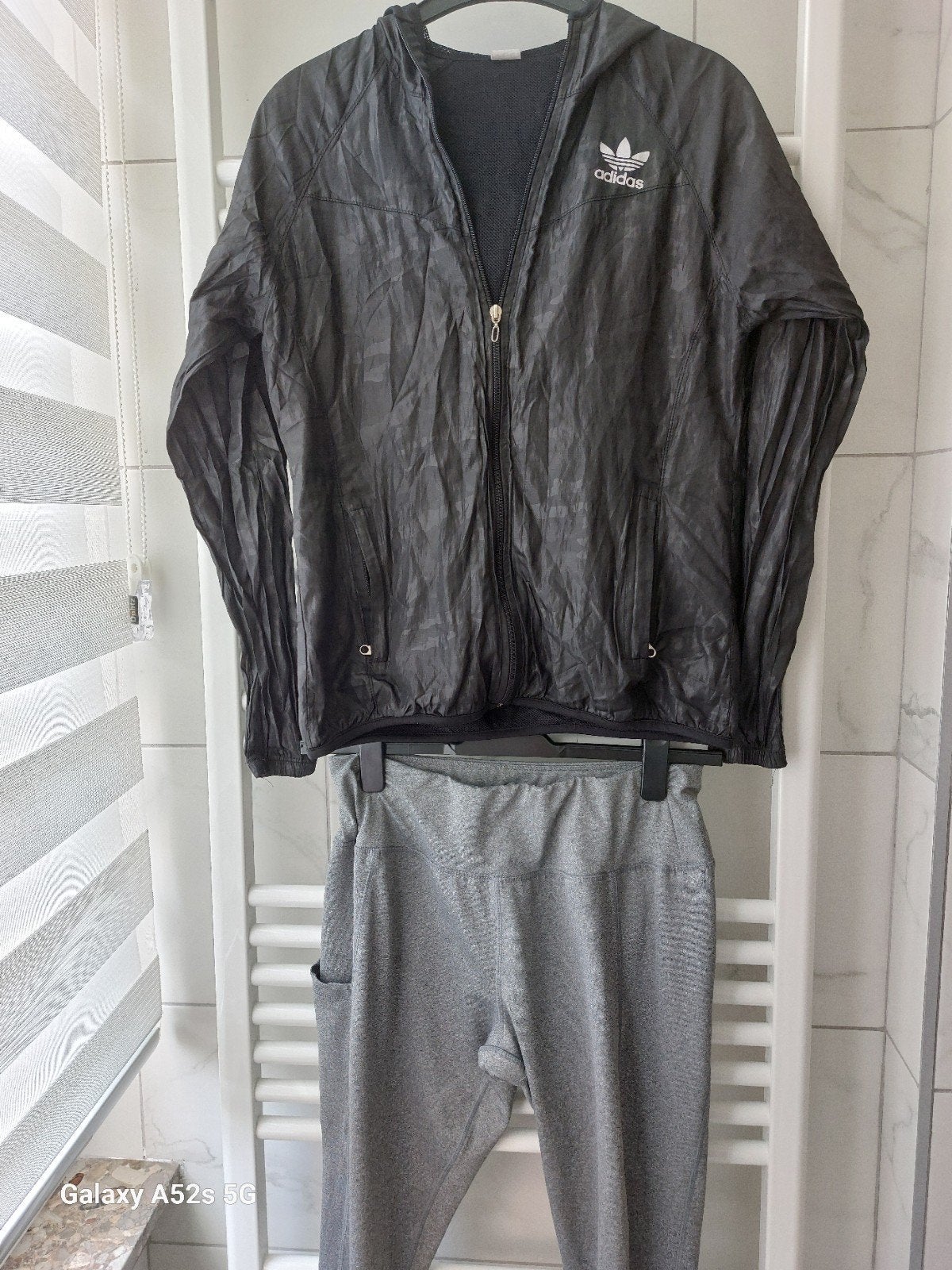 Ensemble sportif Adidas médium état impeccable pour 30 €, Kleding | Dames, Homewear, Ophalen