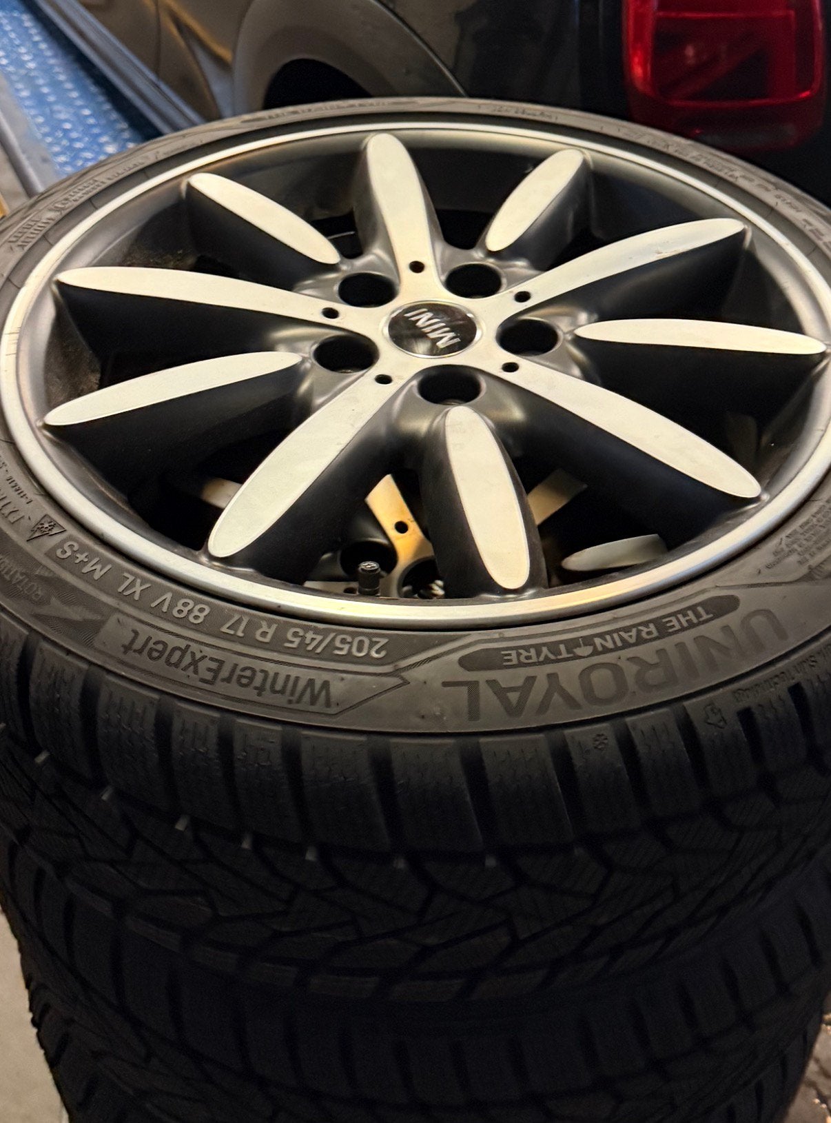 Pneus hiver sur jantes alu pour Mini cooper, Autos : Pièces & Accessoires, Pneus & Jantes, Enlèvement, Pneu(s)