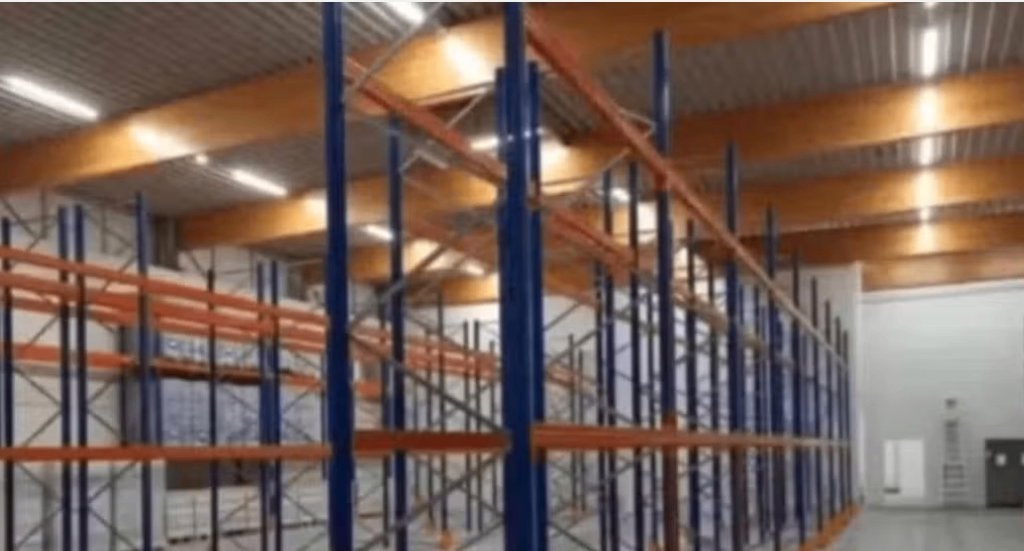 Groot lot Industriële LED Magazijnlampen (85 stuks), Ophalen