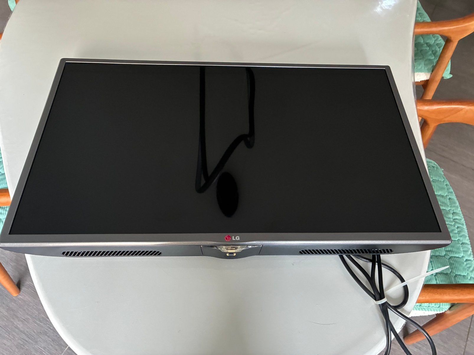 Téléviseur LED Full HD 32 pouces LG — 32LB561V, TV, Hi-fi & Vidéo, Télévisions, Enlèvement ou Envoi, Comme neuf, LED, LG