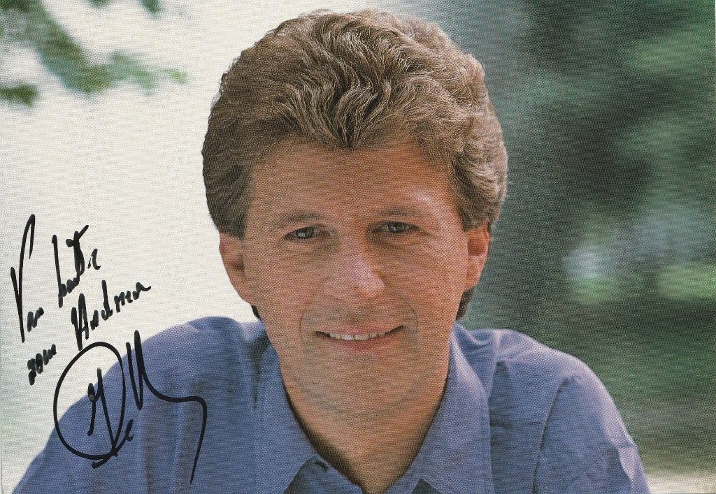 Jo Vally - foto met handtekening (12,5 x 23,5) - 1993, Verzamelen, Ophalen of Verzenden, Zo goed als nieuw, Foto of Kaart, Gesigneerd