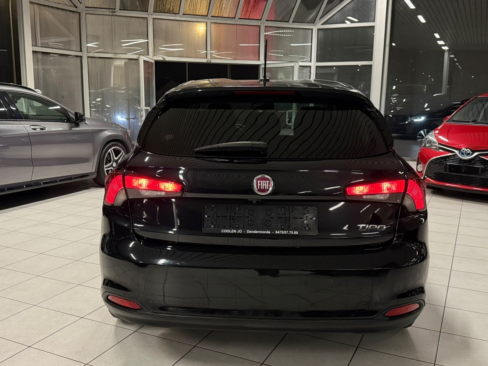 Fiat Tipo 1.4 Essence 70KW Euro 6b, Auto's, Gebruikt, Euro 6, Zwart, Bedrijf