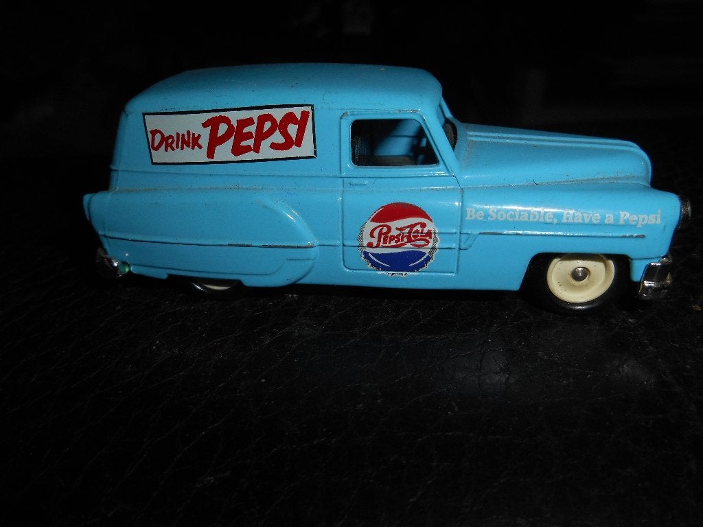 Lledo Days gone Pontiac ( Pepsi), Ophalen of Verzenden