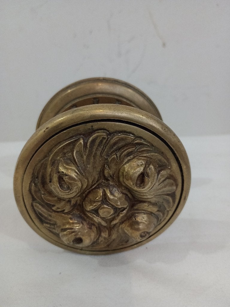 Bouton de porte fixe ancien en laiton bronze 750g,9x7.5, Enlèvement ou Envoi, Bronze
