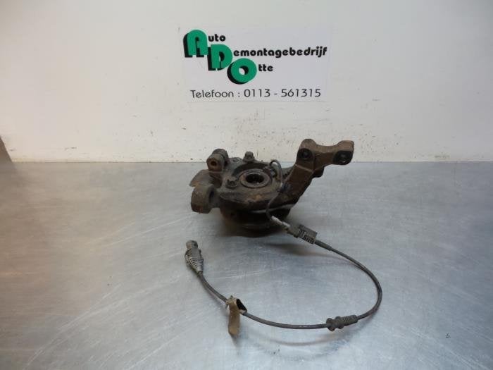 Fusee rechts-voor van een Opel Astra (Astra H 04-), Gebruikt, -, -, Opel