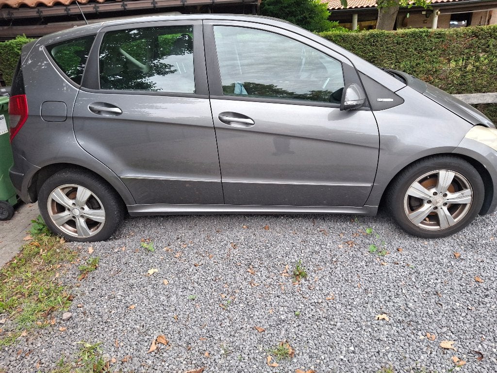 A150 BENZINE 1500CC  2009  SCHADE  RIJDT NIET. MOTOR OK, Auto's, Zwart, Beige, Particulier, Euro 4