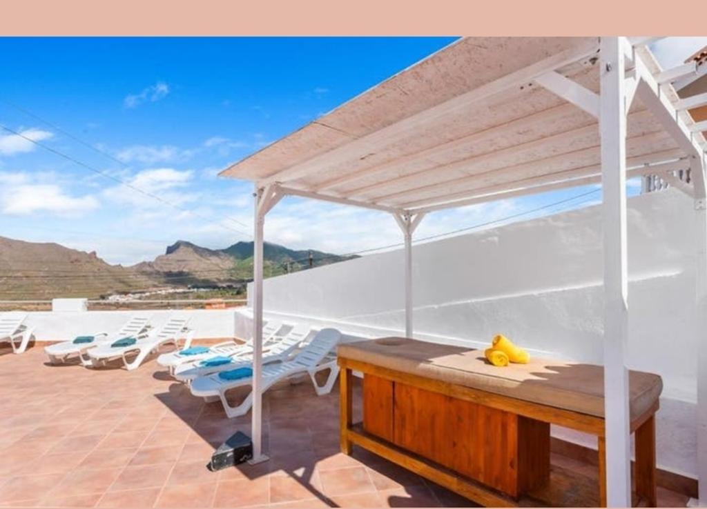 Pand met 12 slaap en badkamers te koop tenerife zuid, Immo, Buitenland