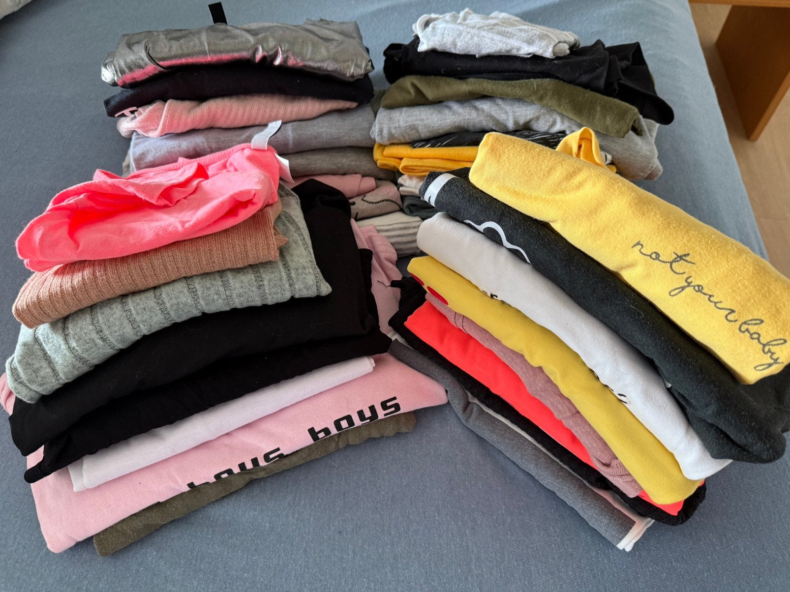 Bundel van ongeveer 32 T-shirts – diverse merken en kleuren, Kleding | Dames, Ophalen of Verzenden, Gedragen, Maat 36 (S)