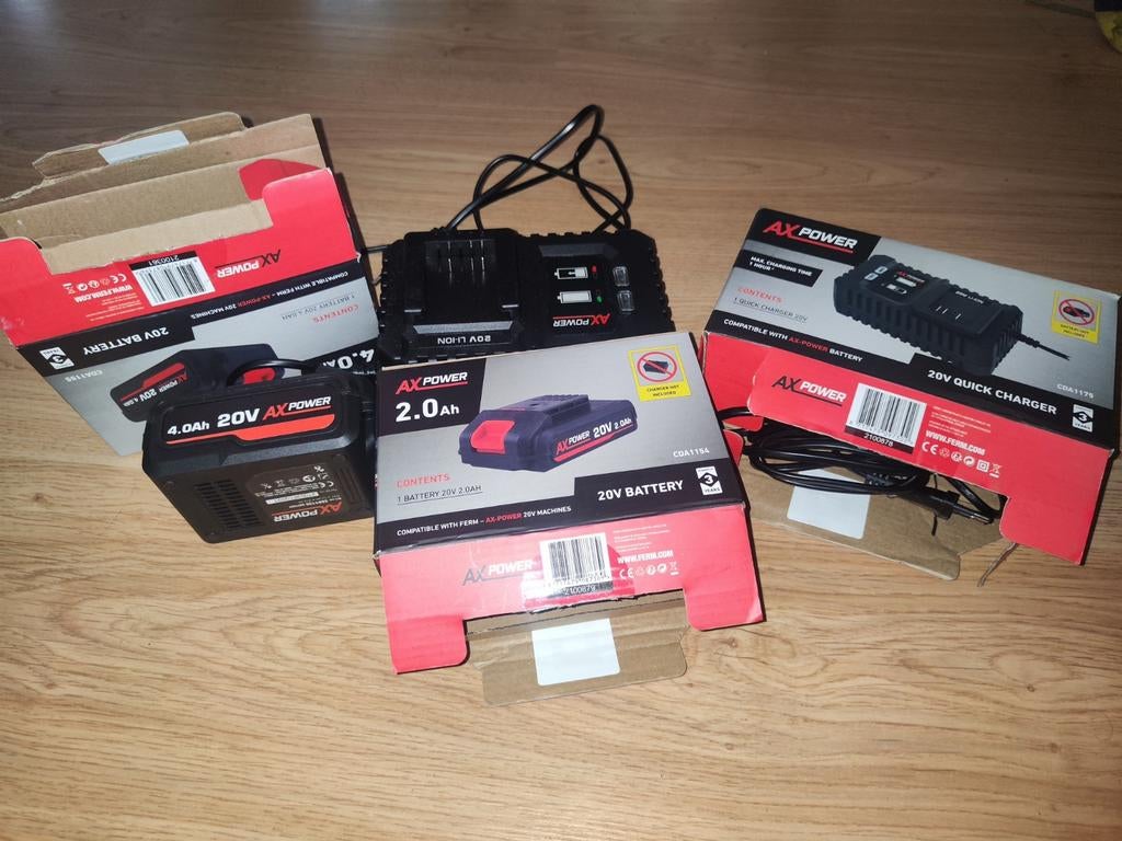 Lot de 2 chargeur et 3 batteries AX Power, Bricolage & Construction, Utilisé