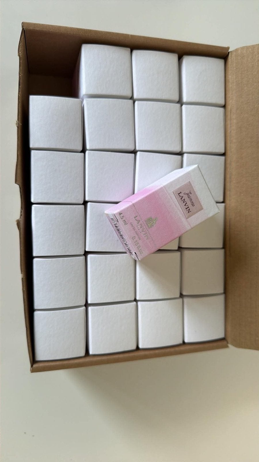 Miniatures de parfums - Pack 24 miniatures pour revendeurs, Collections, Enlèvement ou Envoi, Neuf, Miniature, Plein