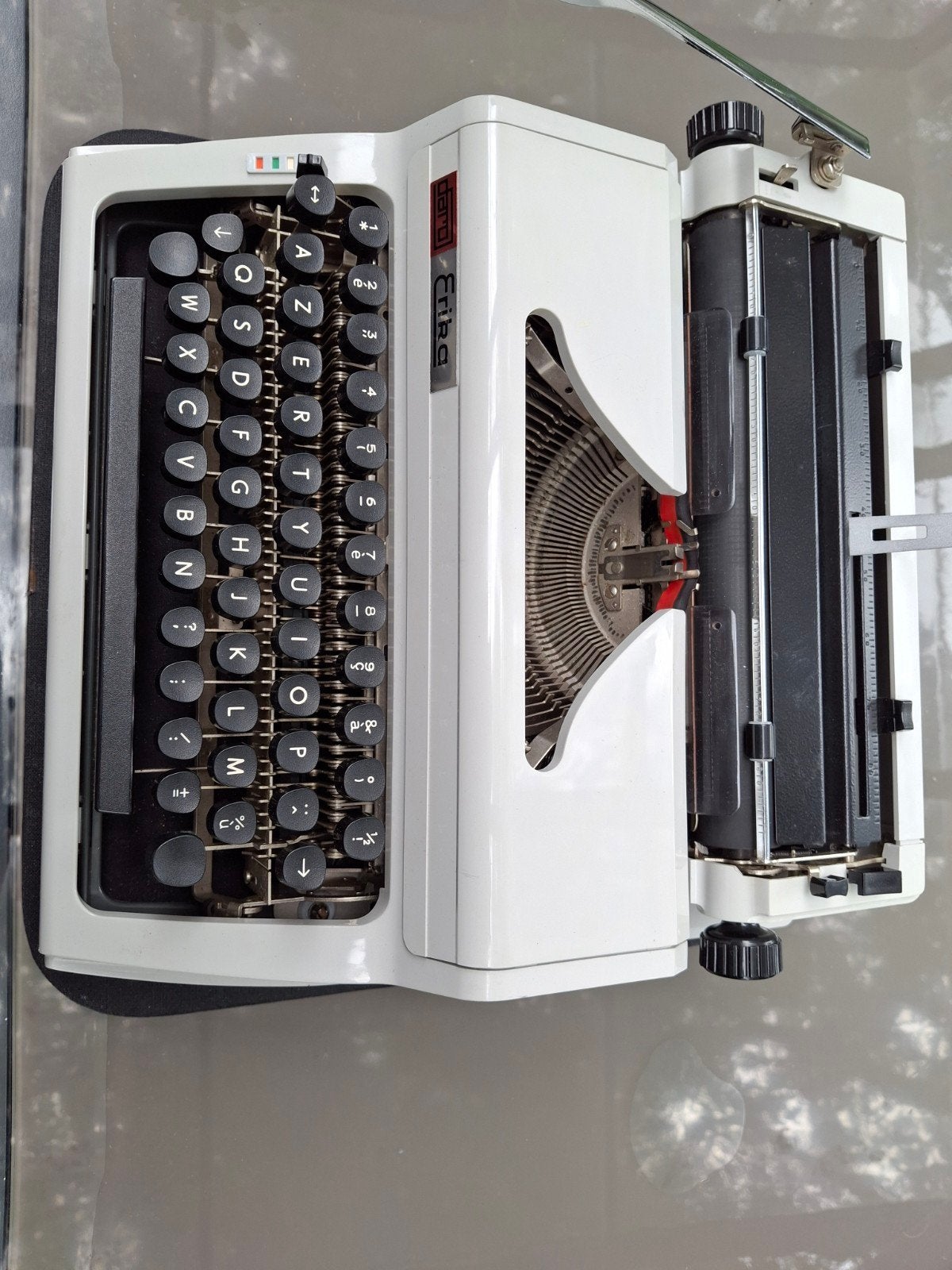 Typemachine  Daro Erika, Ophalen