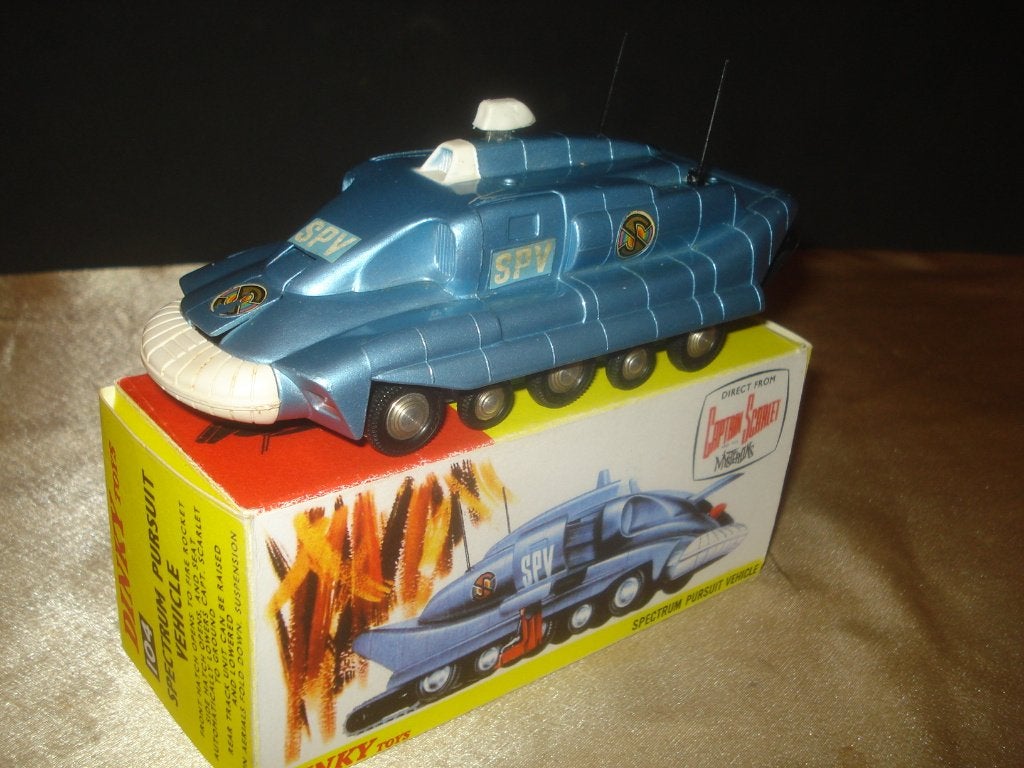 DINKY TOYS Spectrum Pursuit Vehicle Cpt Scarlet 1969 + Boîte, Enlèvement ou Envoi, Comme neuf, Dinky Toys