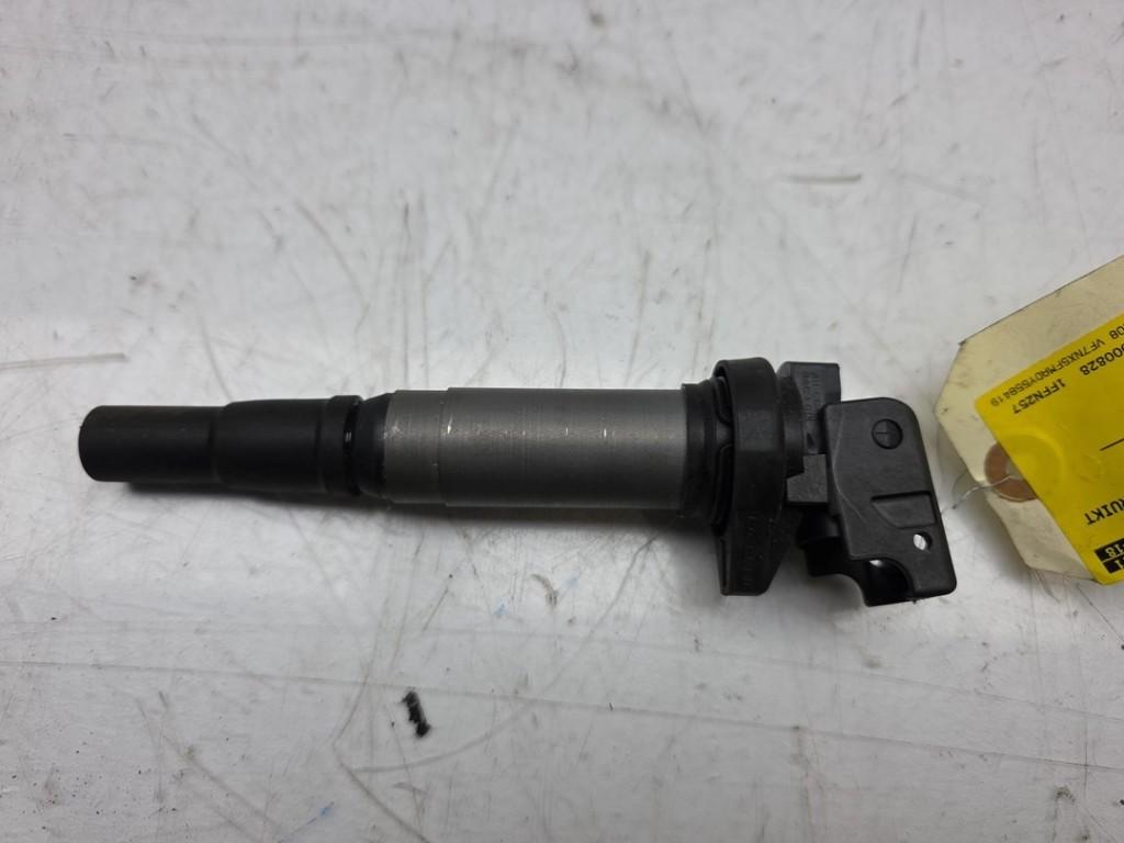 BOBINE D'ALLUMAGE CRAYON Citroën DS4 (NX) (01-2011/07-2015), Robert Bosch AG, Citroën, Utilisé, Robert-Bosch-Allee 1
74232  Abstatt, DE