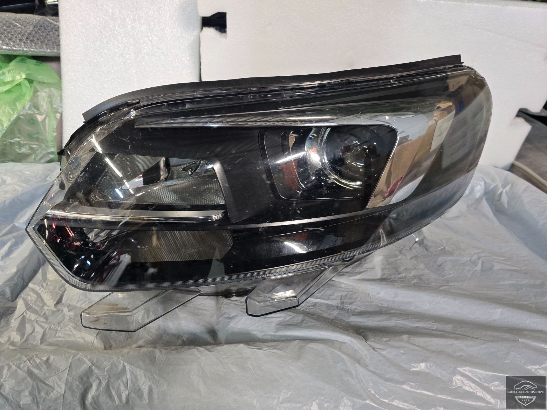 Phare LED Opel Vivaro C Zafira C Expert 2019+ L 9823837680, Autos : Pièces & Accessoires, Opel Automobile GmbH, Opel, Bahnhofsplatz 1
65423  Russelsheim am Main, DE