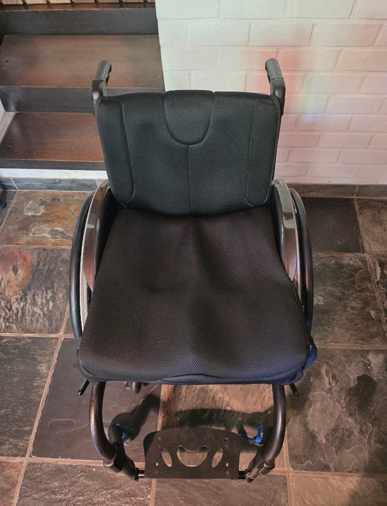 Fauteuil roulant en carbone Progeo Noir 2.0, Divers, Chaises roulantes, Comme neuf, Fauteuil roulant manuel, Pliant, Enlèvement