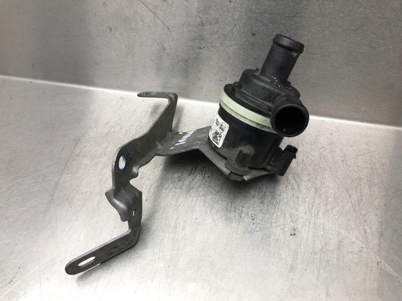 POMPE A EAU Daewoo / Chevrolet Aveo (|12402150201|), Utilisé, Daewoo