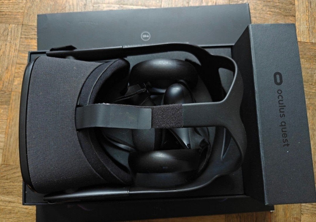 Oculus Quest 128GB VR Headset + Controllers + Original Box, Games en Spelcomputers, Virtual Reality, Ophalen of Verzenden, Gebruikt
