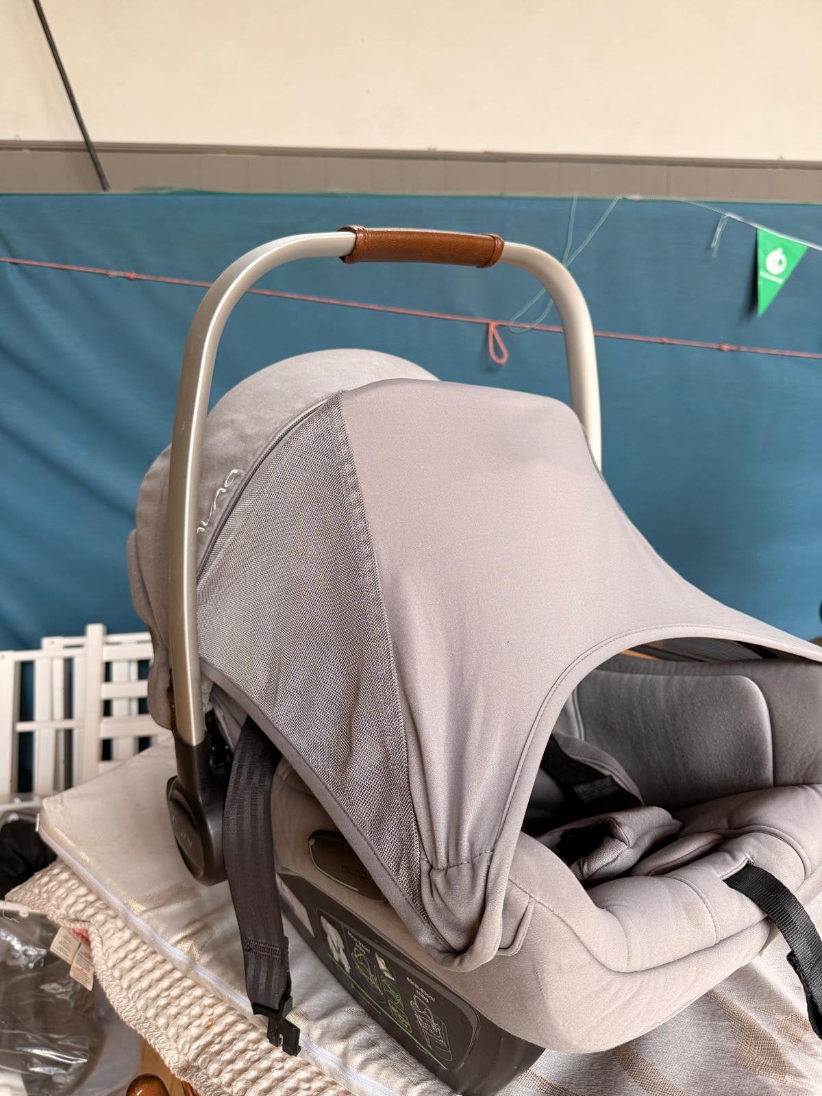 Nuna baby autostoel, Enfants & Bébés, Sièges auto, Enlèvement, Comme neuf, 0 à 10 kg, Autres marques