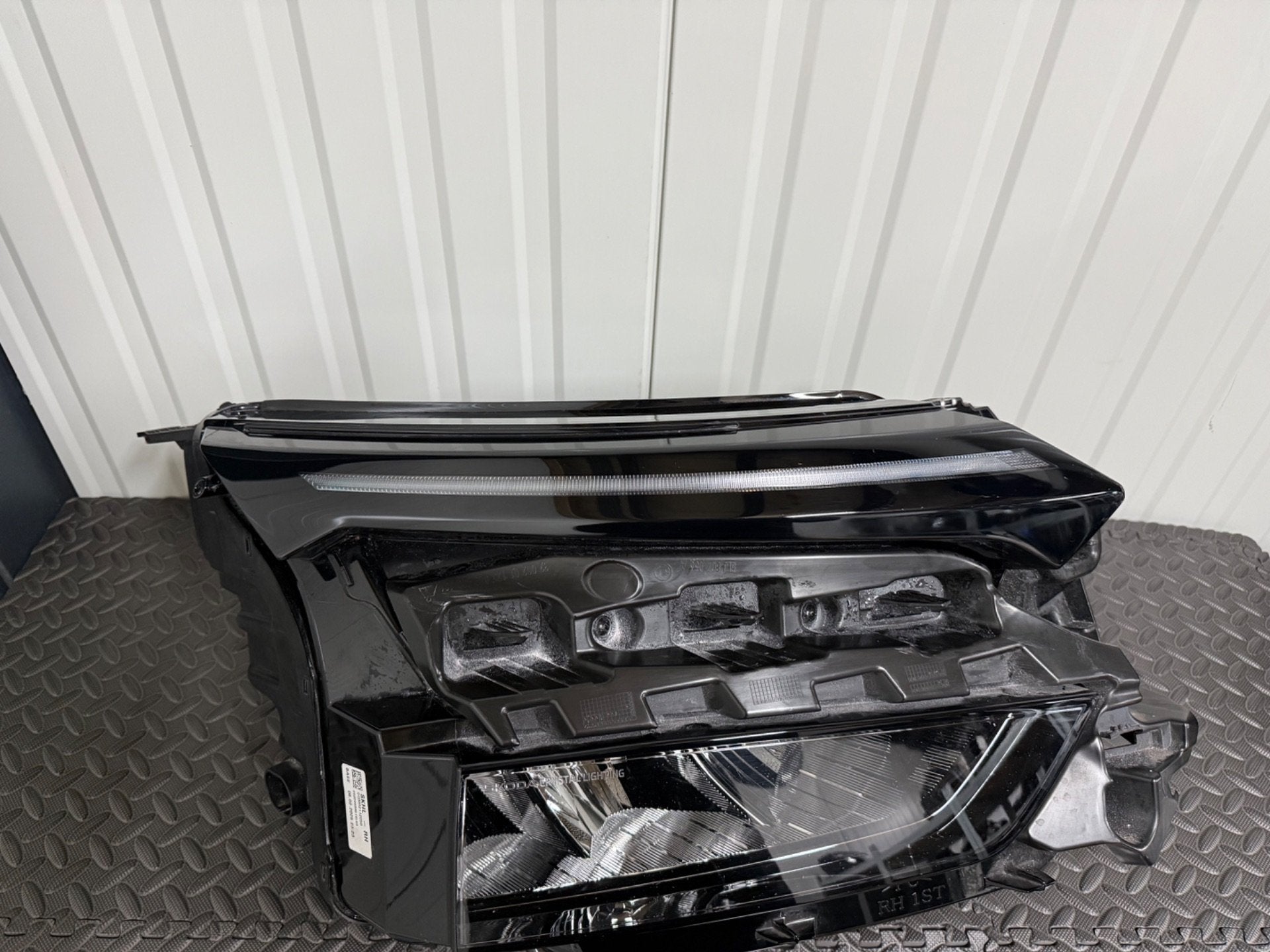 Skoda Elroq full led koplamp rechts 5lb941010, Tr. Vaclava Klementa 869
293 01  Mlada Boleslav, CZ, Skoda, Skoda Auto a.s., Gebruikt