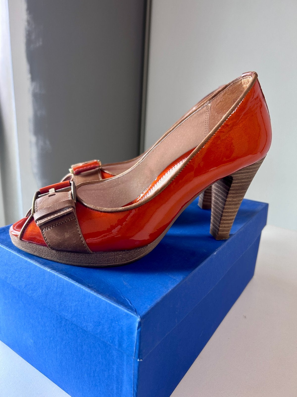 Oranje Pumps Cypres maat 38, Kleding | Dames, Pumps, Oranje, Ophalen of Verzenden, Zo goed als nieuw