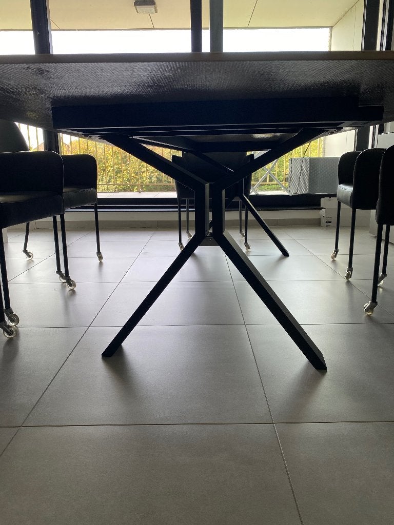 Tafel Joli en 8 lederen stoelen Bert Plantagie, Huis en Inrichting, 100 tot 150 cm, 200 cm of meer, Zo goed als nieuw, Vijf personen of meer