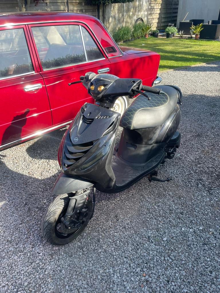 PIAGGIO ZIP 4 TAKT, Fietsen en Brommers, Ophalen, Zo goed als nieuw, Zip