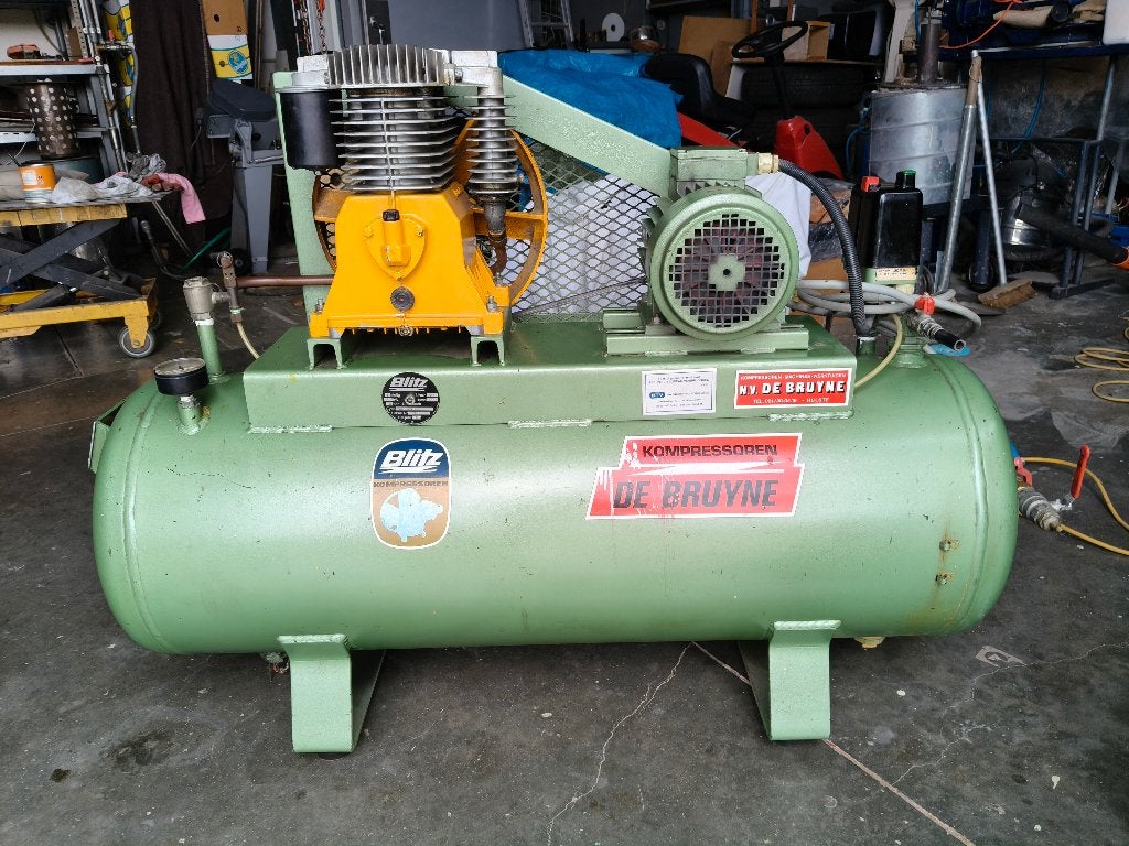 Compresseur, Bricolage & Construction, Enlèvement, 100 litres ou plus, 200 à 400 litres/min, Utilisé