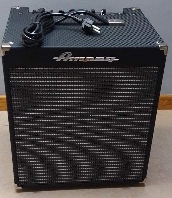 AMPEG Rocket Bass RB-110, Muziek en Instrumenten, Versterkers | Bas en Gitaar, Ophalen of Verzenden, Zo goed als nieuw, Basgitaar
