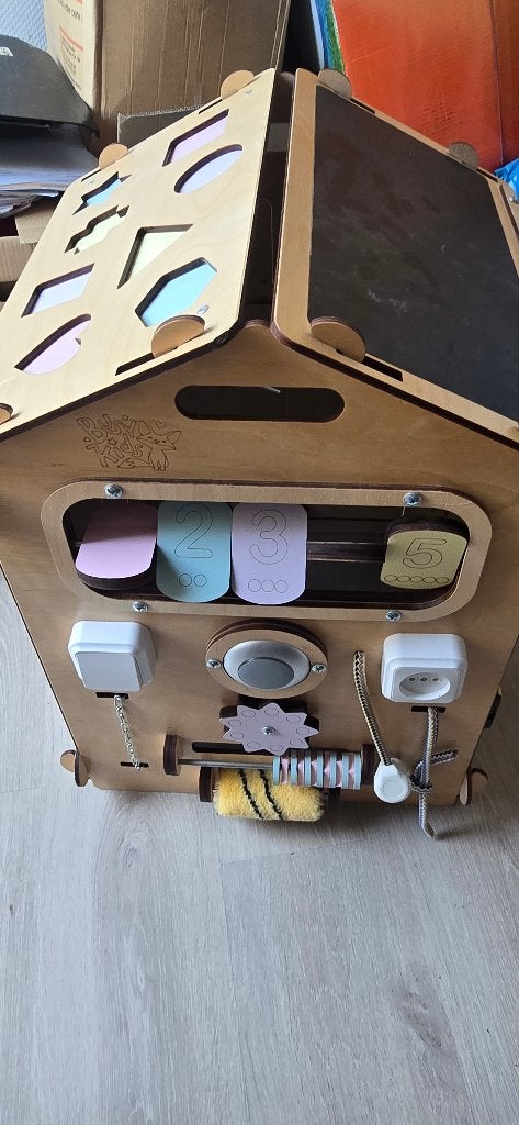 cabane d'activité en bois  montessori Busykids, Enlèvement, Comme neuf, Découverte