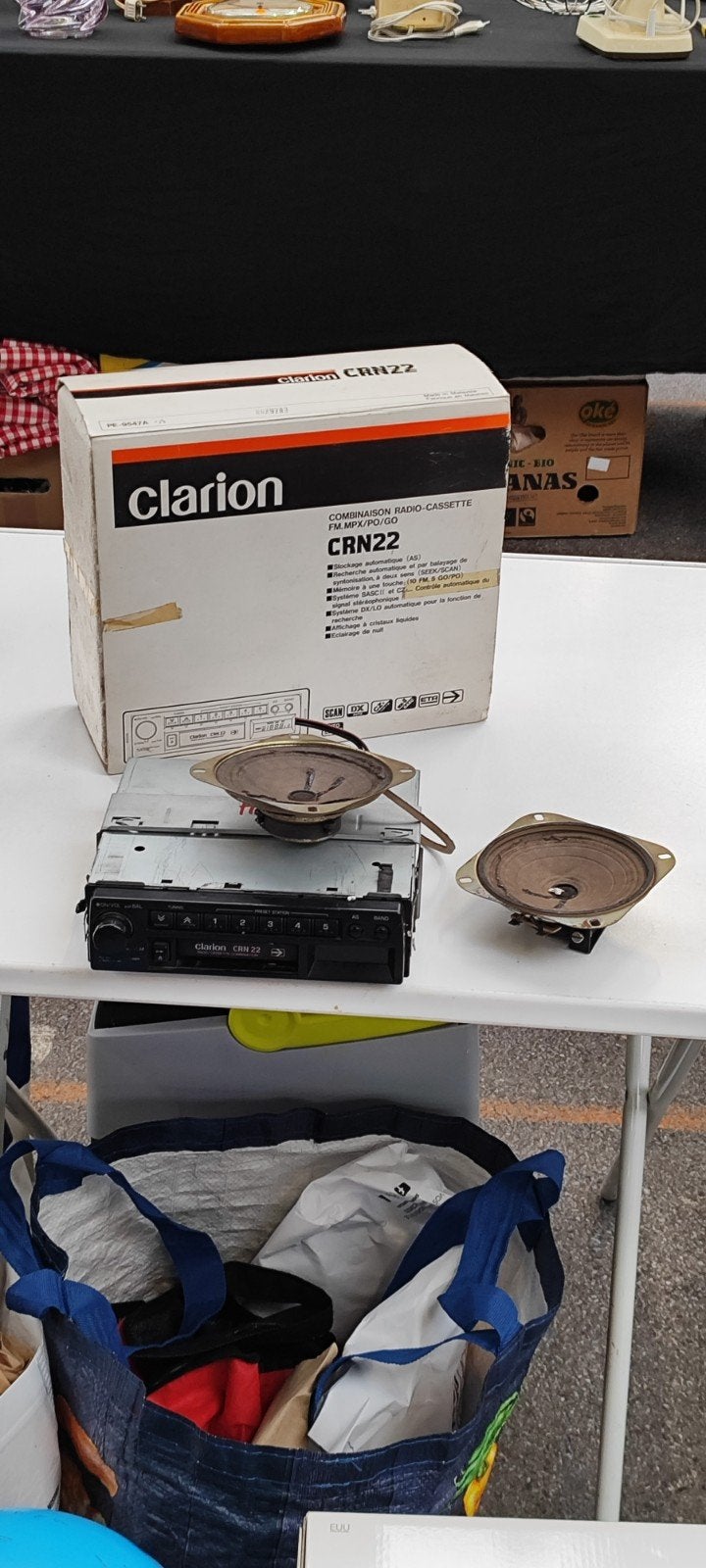 Autoradio Clarion CRN22, Autos : Divers, Enlèvement