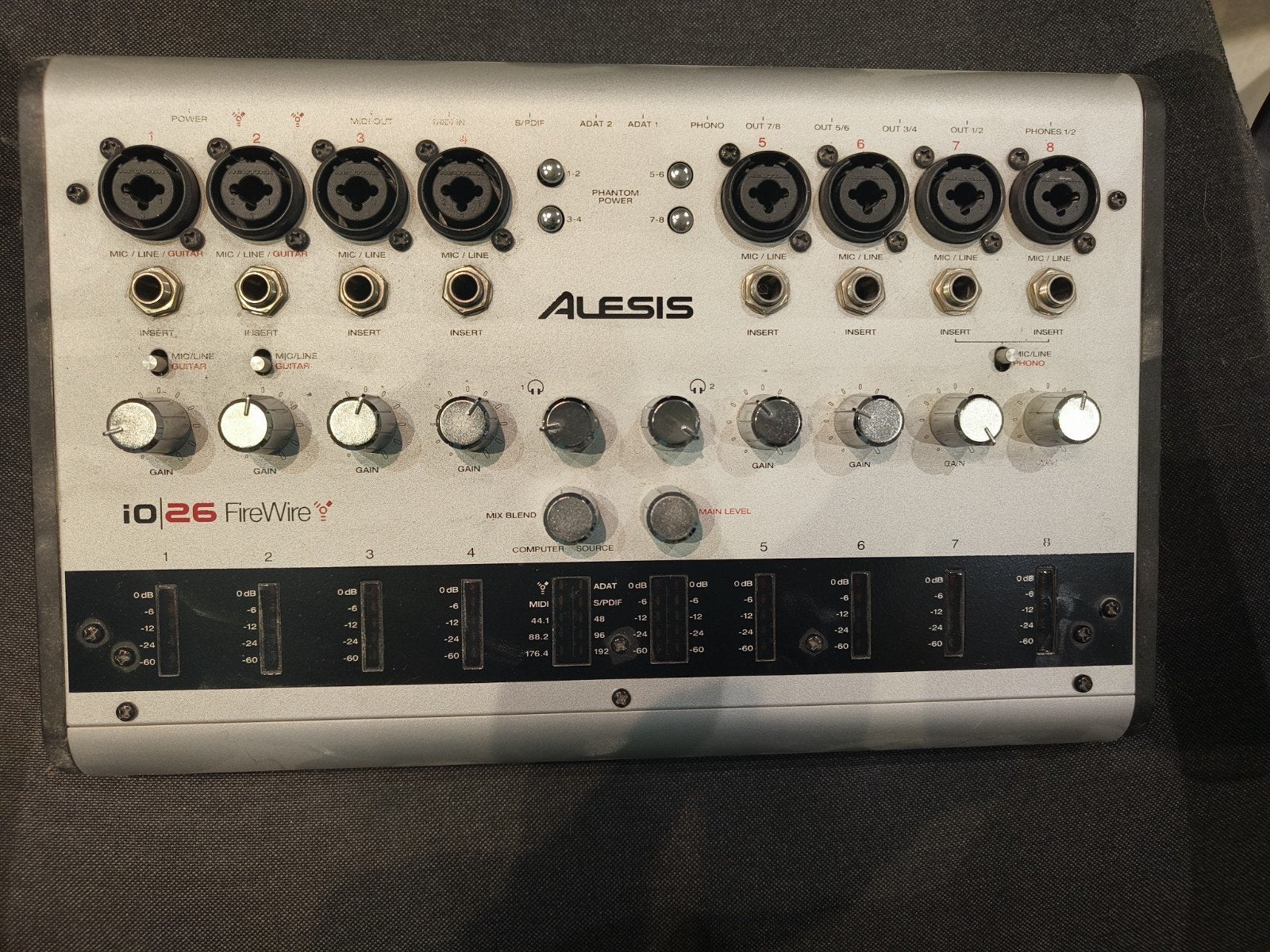 Alesis io 26 audio interface, Enlèvement ou Envoi, Utilisé, 20 canaux ou plus, Entrée micro