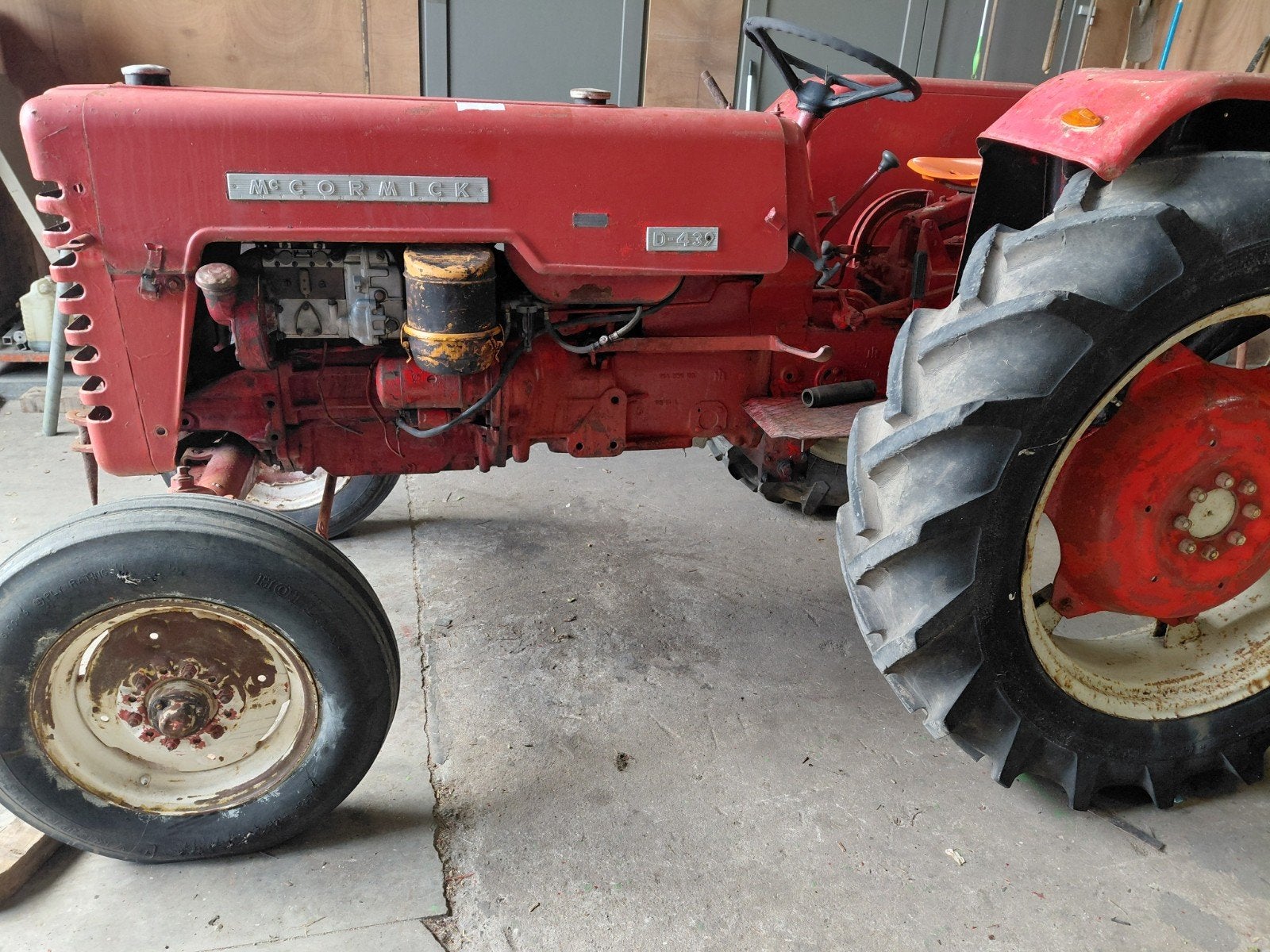 Mccormick d439 te koop, Articles professionnels, Agriculture | Tracteurs, McCormick, Enlèvement