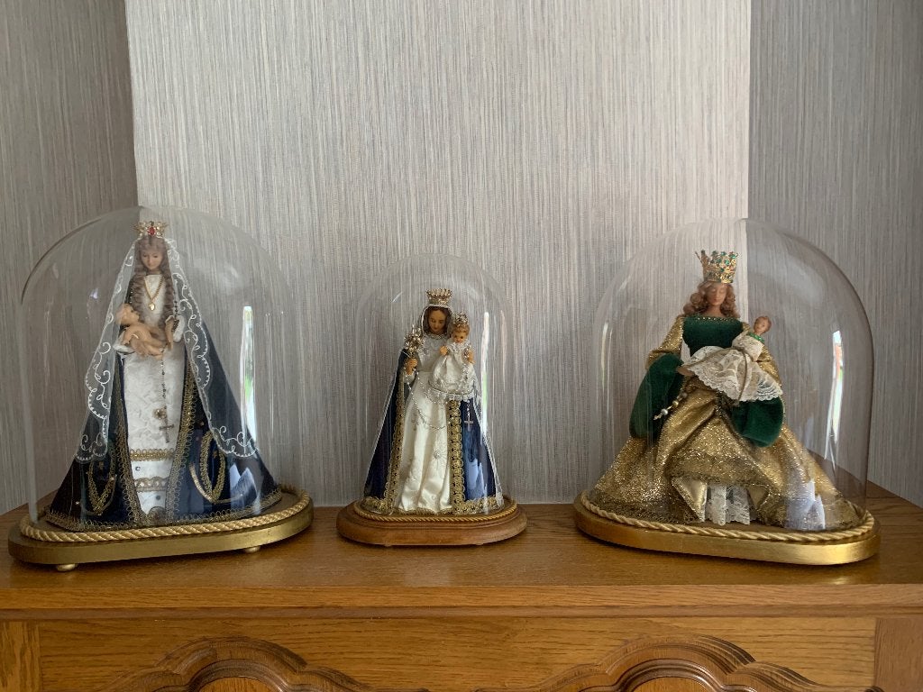3 maria beelden onder stolp, Enlèvement