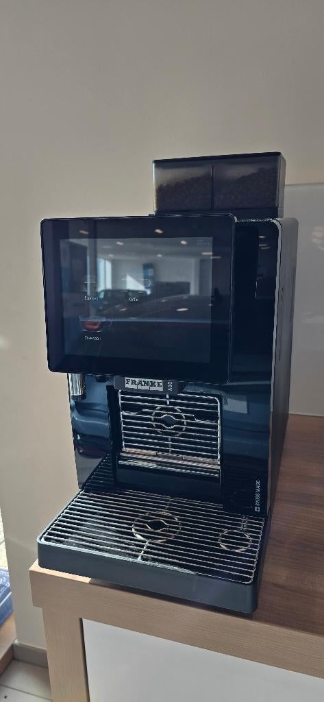 Koffiemachine Franke A300 - Net onderhouden + nieuwe filter, Ophalen, 10 kopjes of meer, Koffiemachine, Koffiebonen