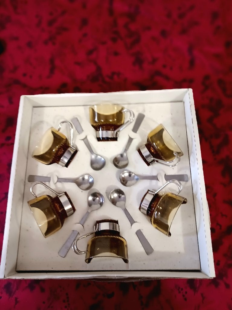 theeservies, Ophalen
