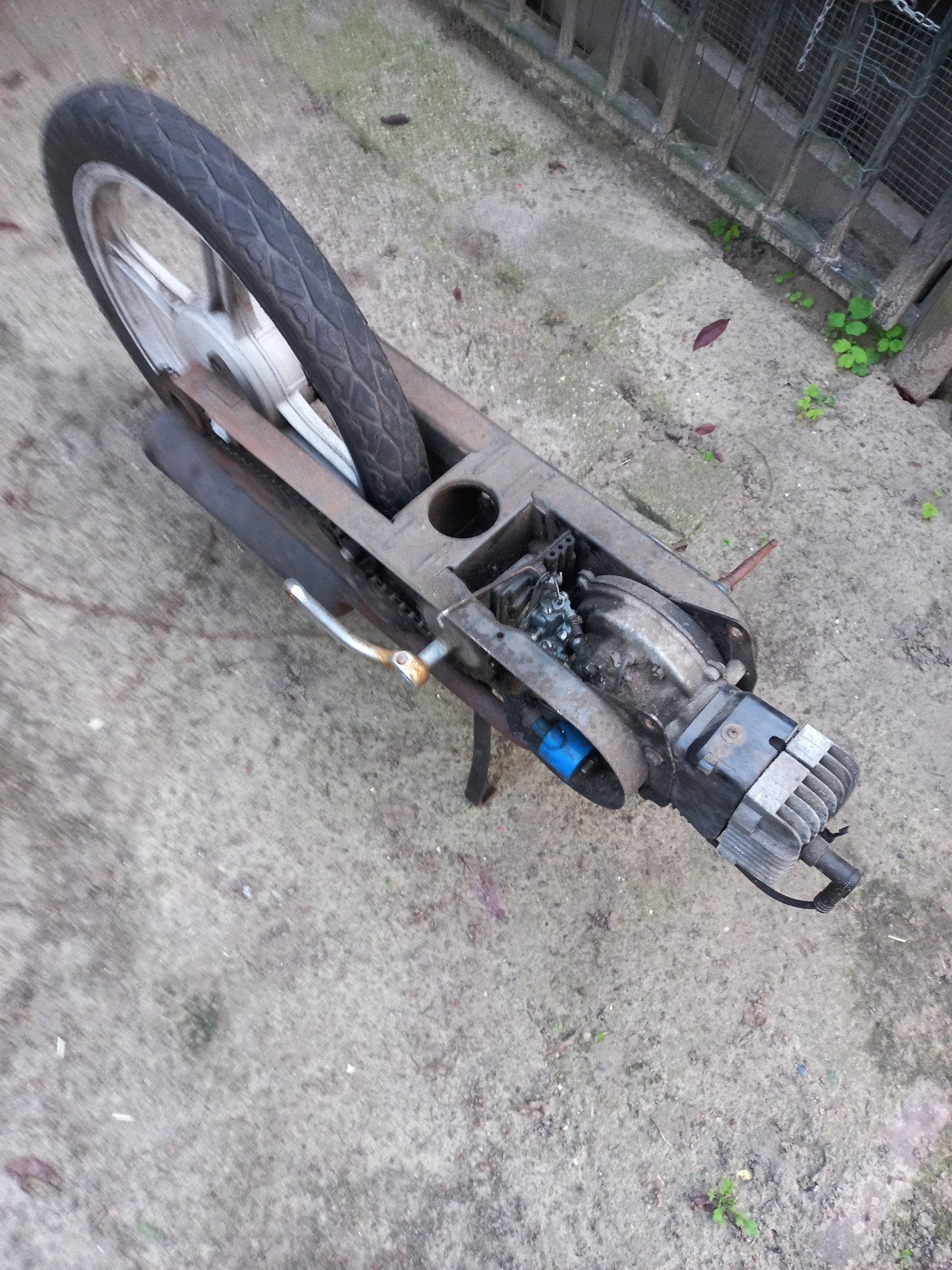Vespa si ciao citta bravo grillo, Ophalen, Blok