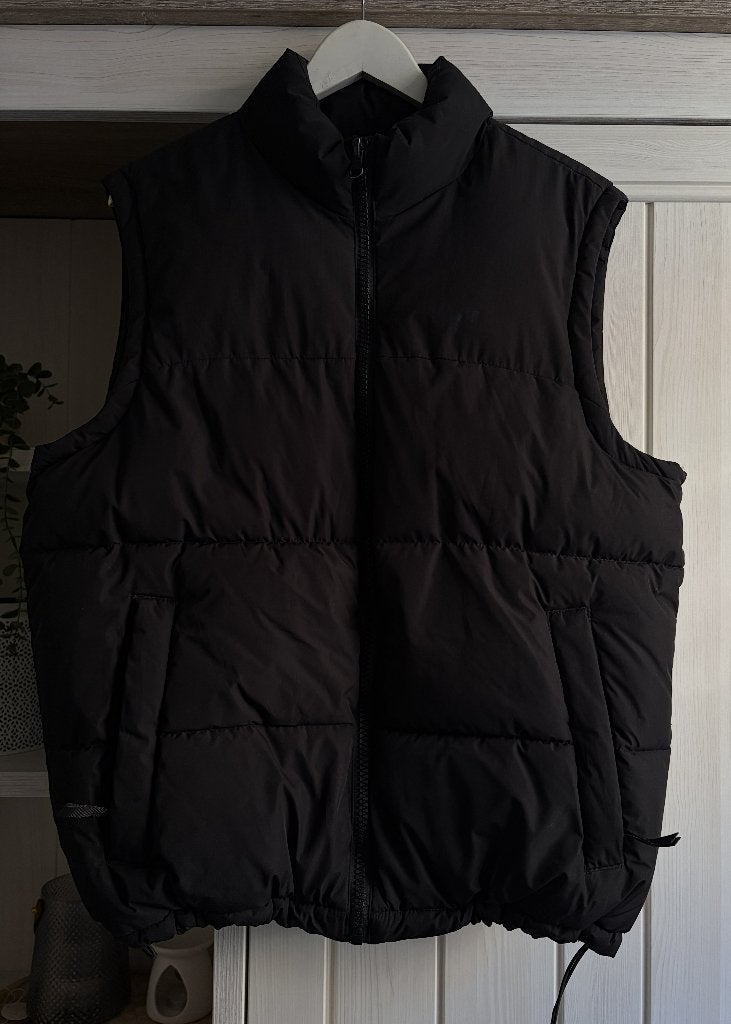 Bodywarmer van Pull&Bear, maat M, Kleding | Heren, Bodywarmers, Maat 48/50 (M), Zwart, Ophalen of Verzenden, Zo goed als nieuw