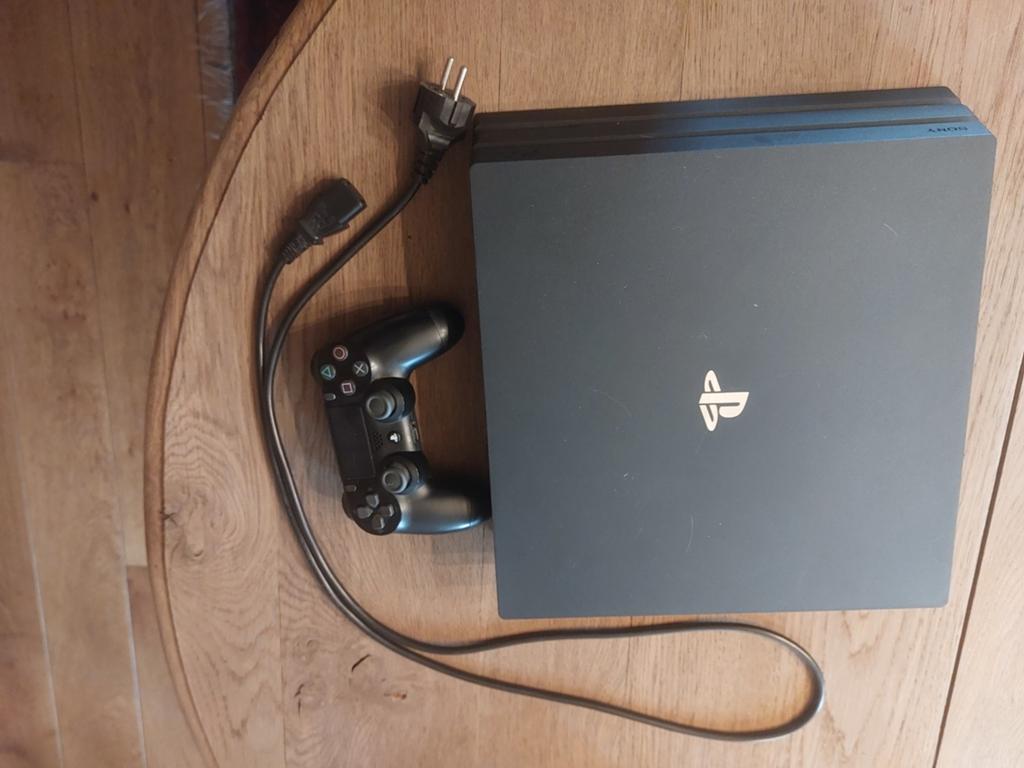Playstation 4 PRO, Games en Spelcomputers, Spelcomputers | Sony PlayStation 4, Ophalen, Pro