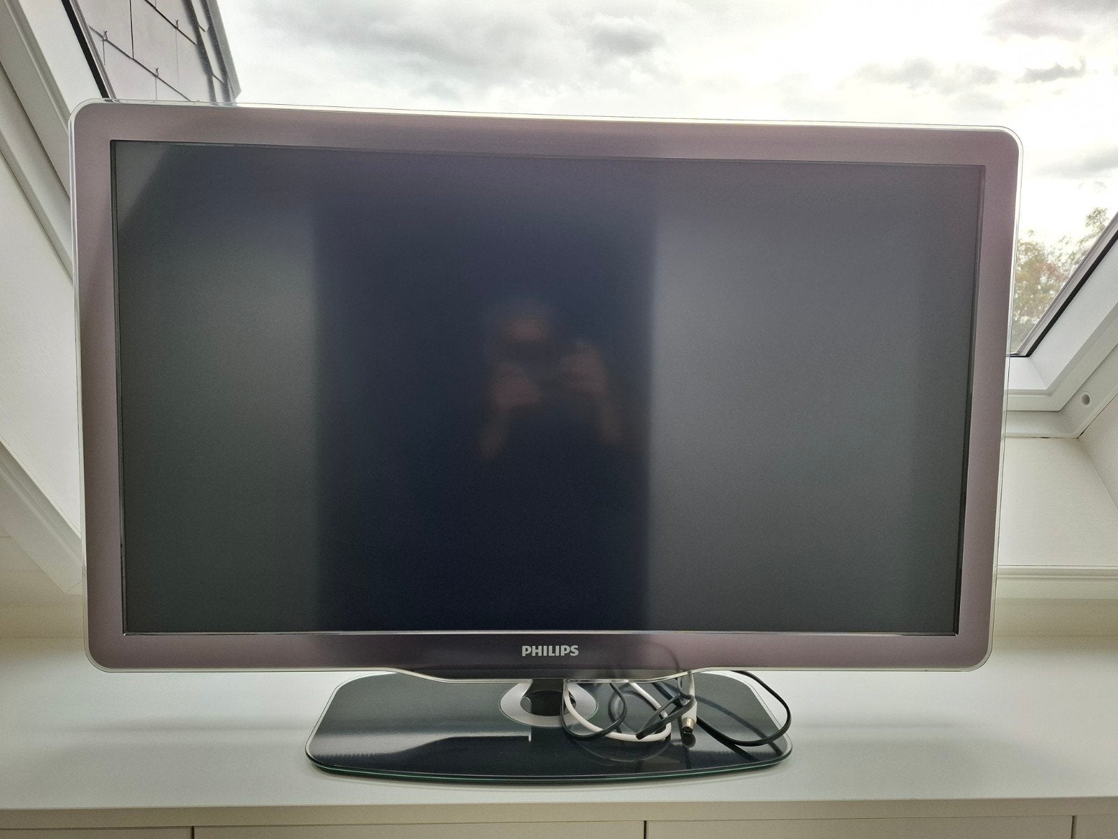 PHILIPS TV MET LEDVERLICHTING, Ophalen, Zo goed als nieuw, 80 tot 100 cm, Philips