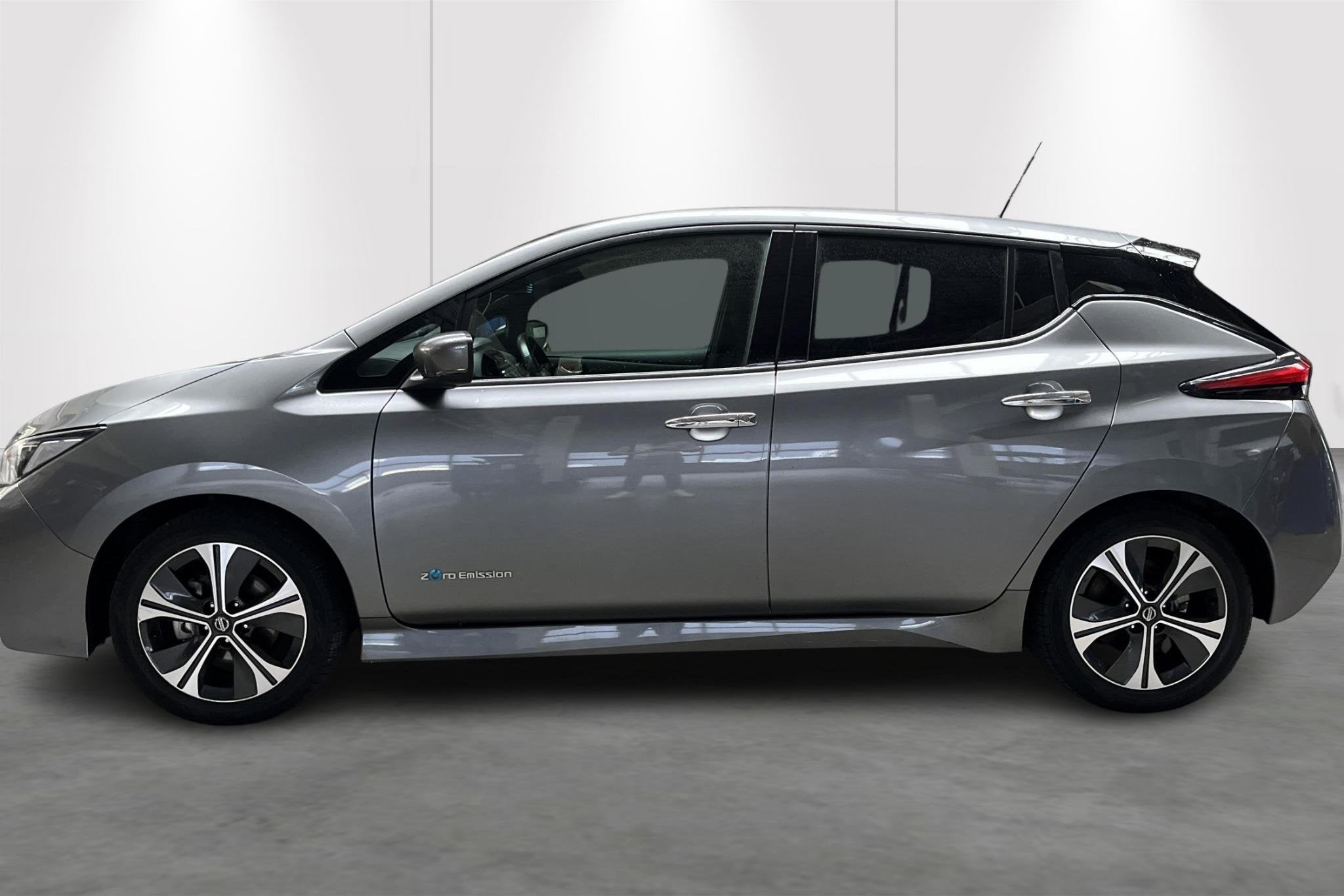 Nissan Leaf N-Connecta 40kWh (automatique), Autos, Nissan, Argent ou Gris, Achat, 110 kW, Entreprise