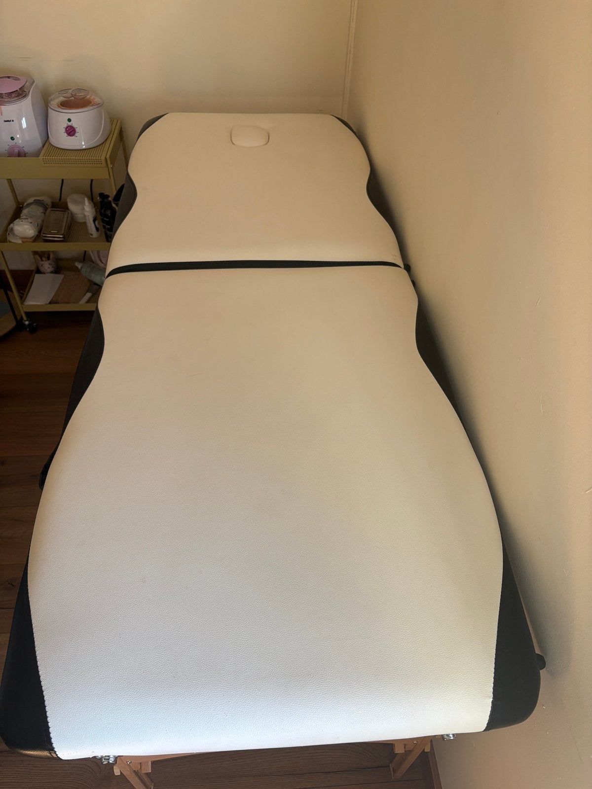 Massagetafel - schoonheidbehandelstoel, Ophalen, Zo goed als nieuw, Massagetafel
