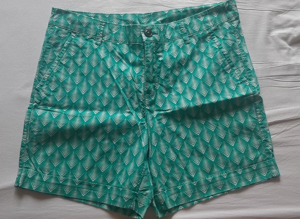 C&A short maat 38, Kleding | Dames, Broeken en Pantalons, Maat 38/40 (M), Kort, Verzenden, Zo goed als nieuw